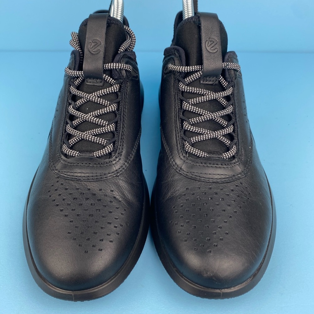 Ecco Black Leather Shoes. - Picture 2 of 12